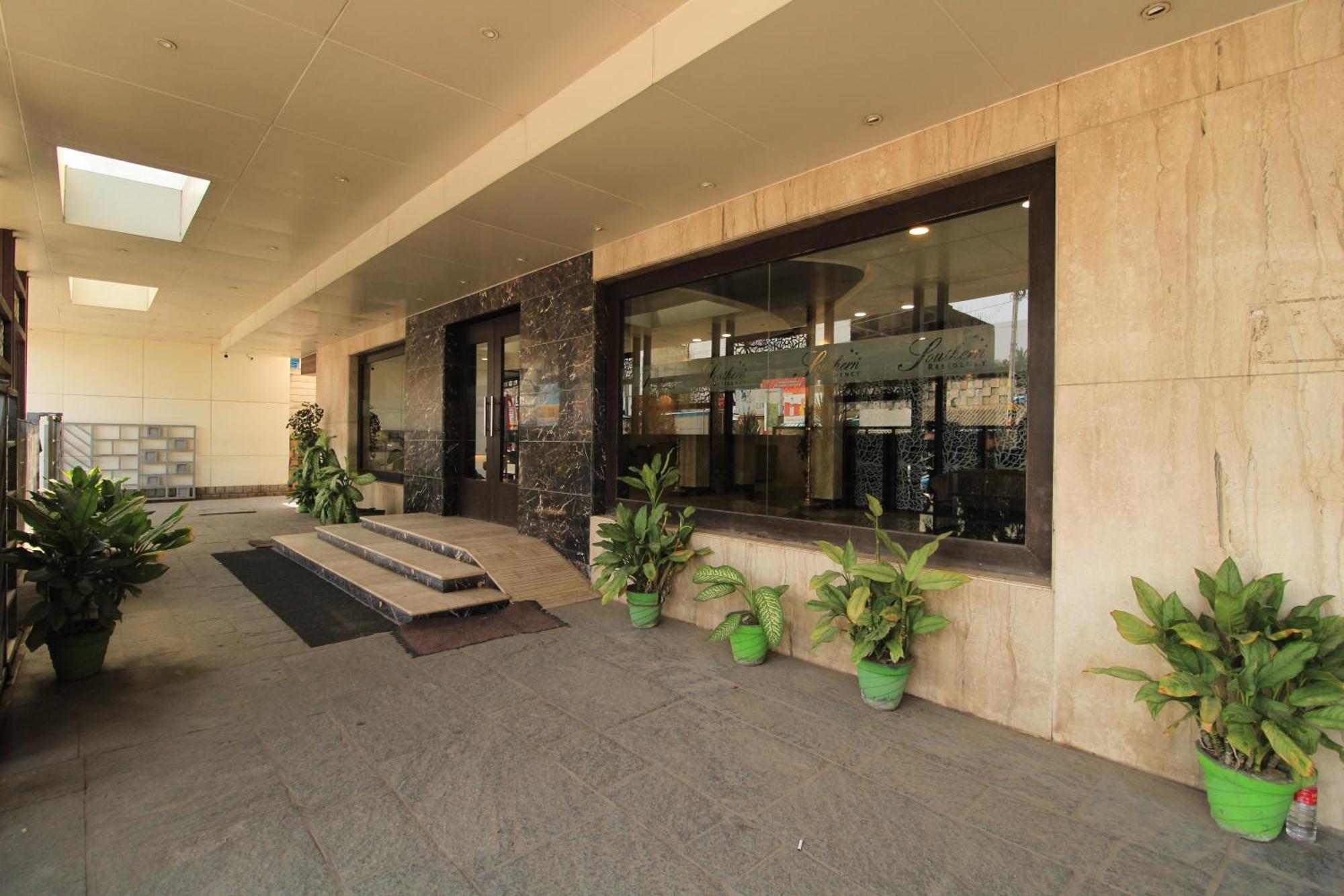 Hotel Southern Residency Kelambakkam Екстер'єр фото