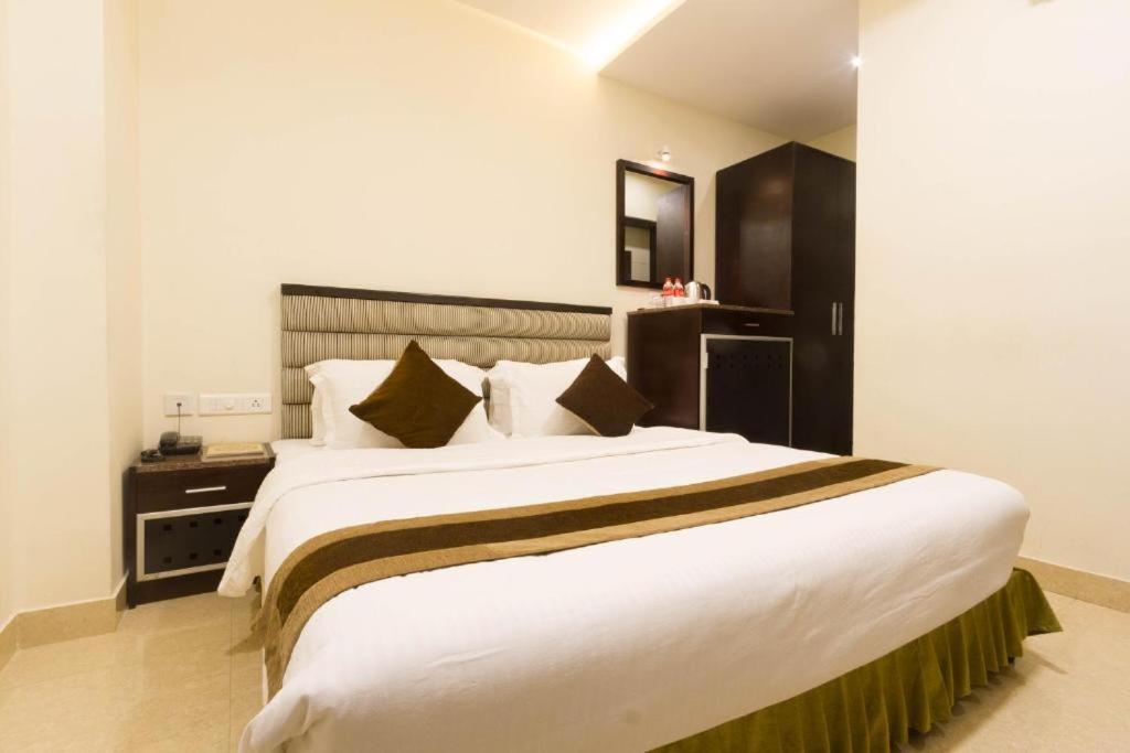 Hotel Southern Residency Kelambakkam Екстер'єр фото