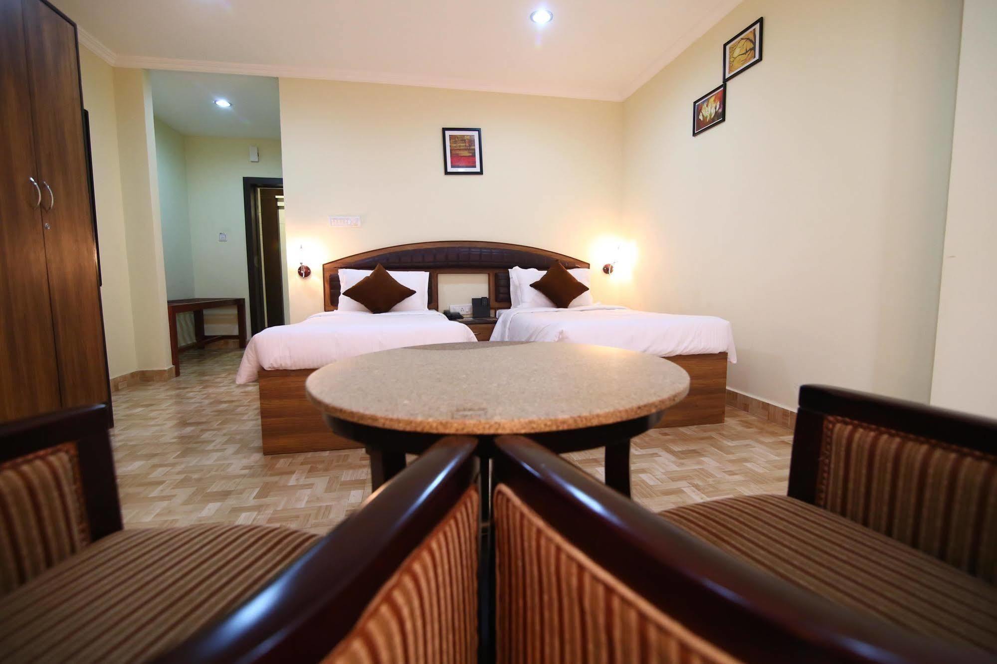 Hotel Southern Residency Kelambakkam Екстер'єр фото
