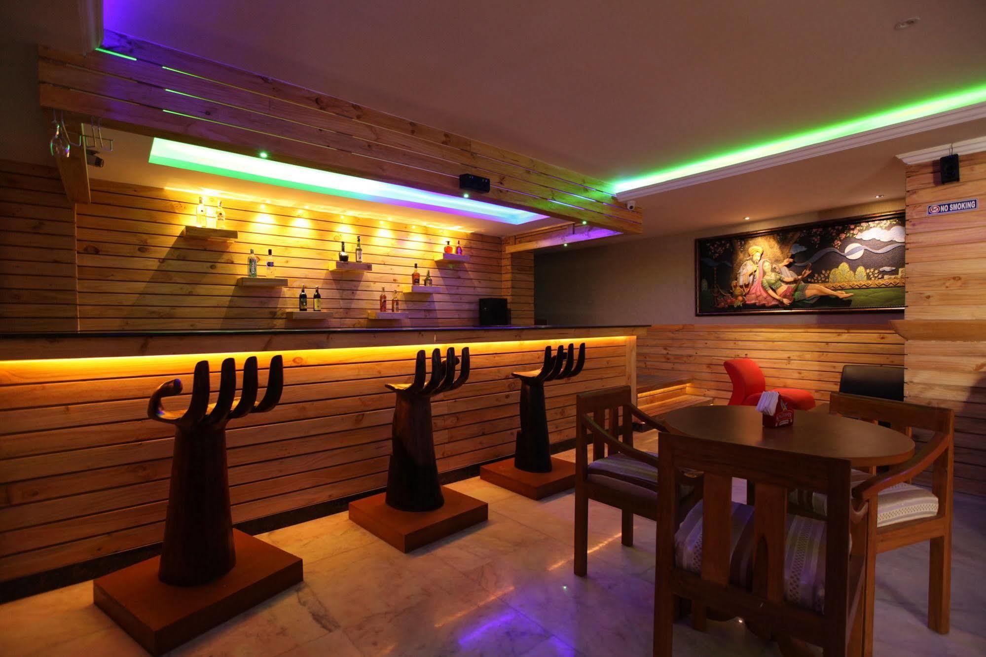 Hotel Southern Residency Kelambakkam Екстер'єр фото