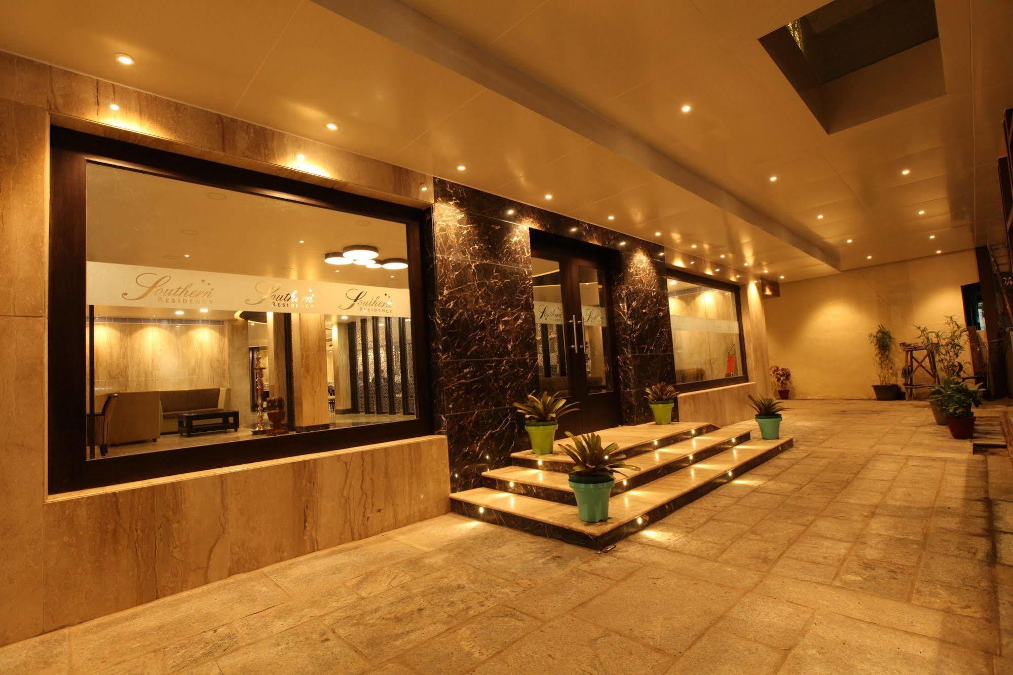 Hotel Southern Residency Kelambakkam Екстер'єр фото