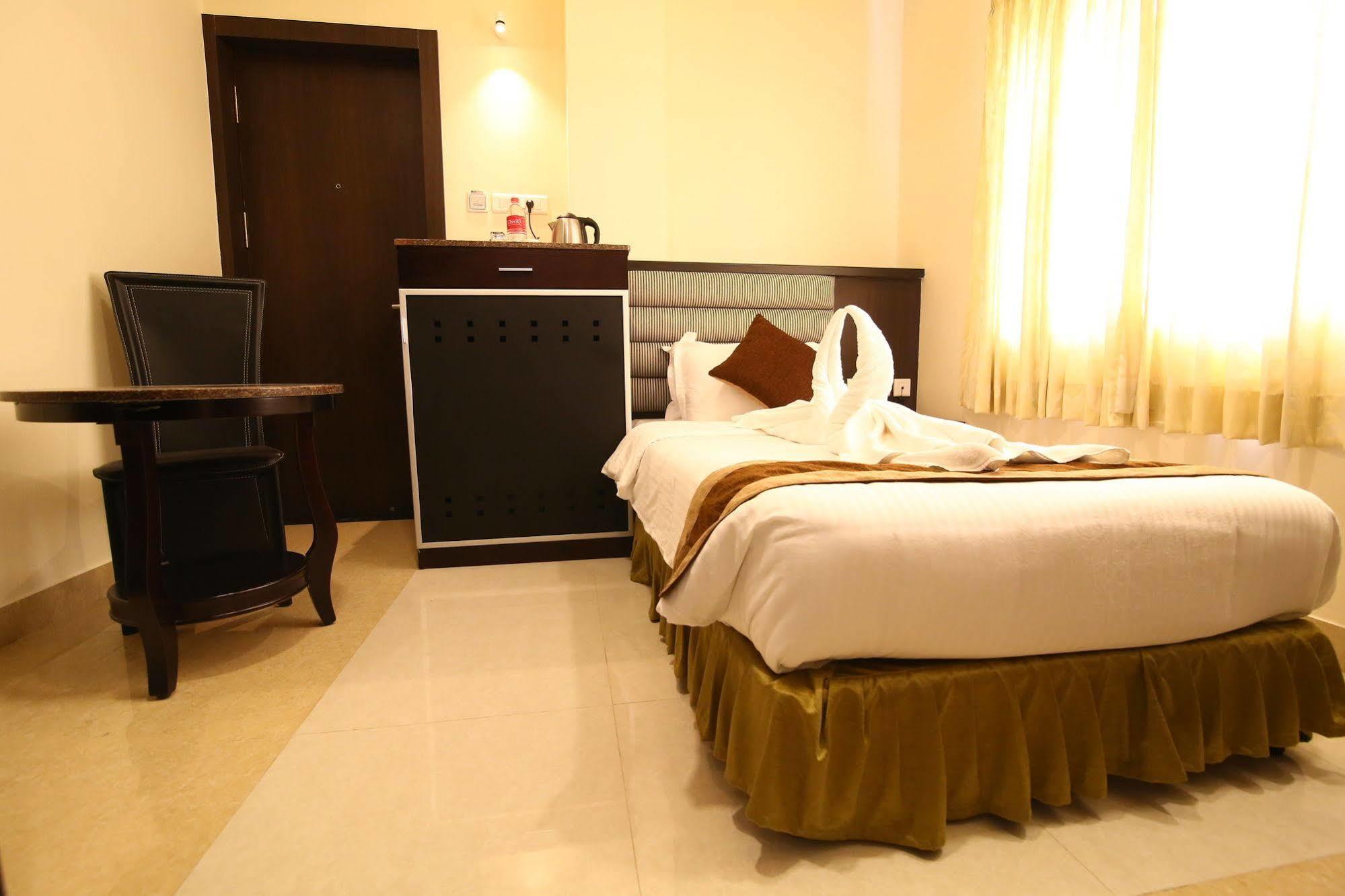 Hotel Southern Residency Kelambakkam Екстер'єр фото