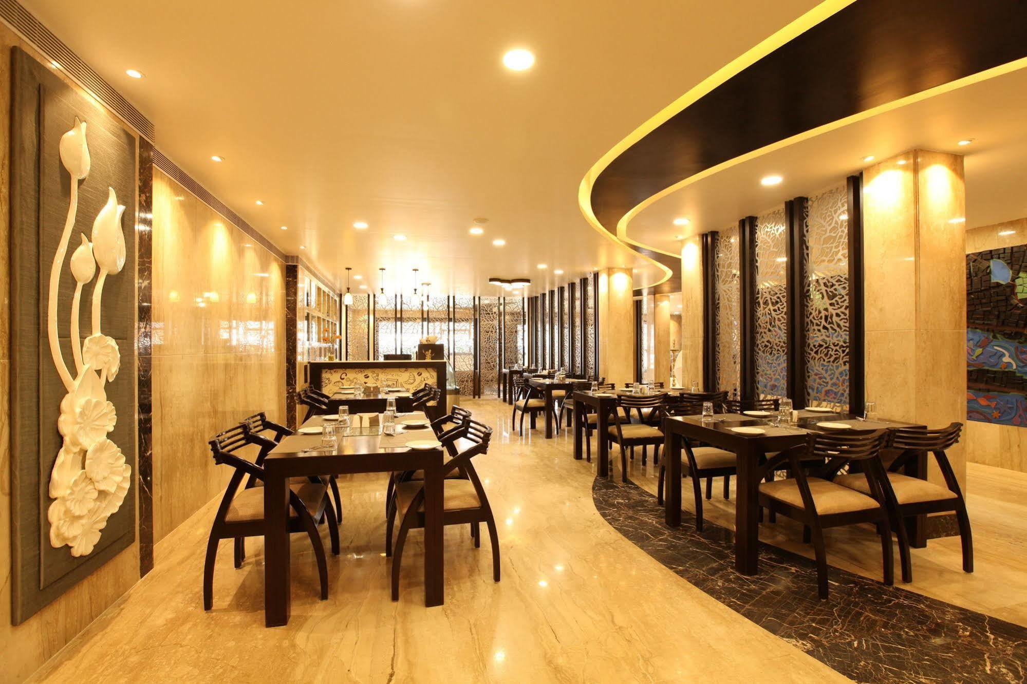 Hotel Southern Residency Kelambakkam Екстер'єр фото